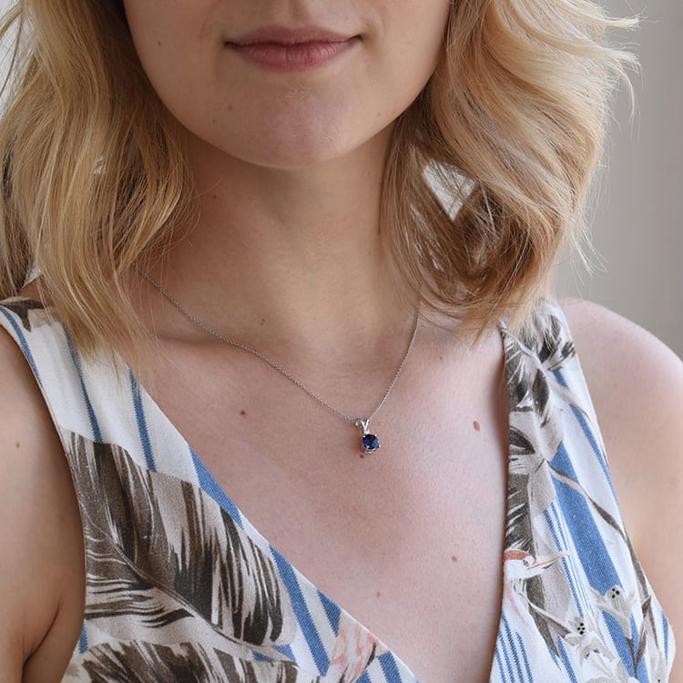 Náhrdelník so zafírom 67676