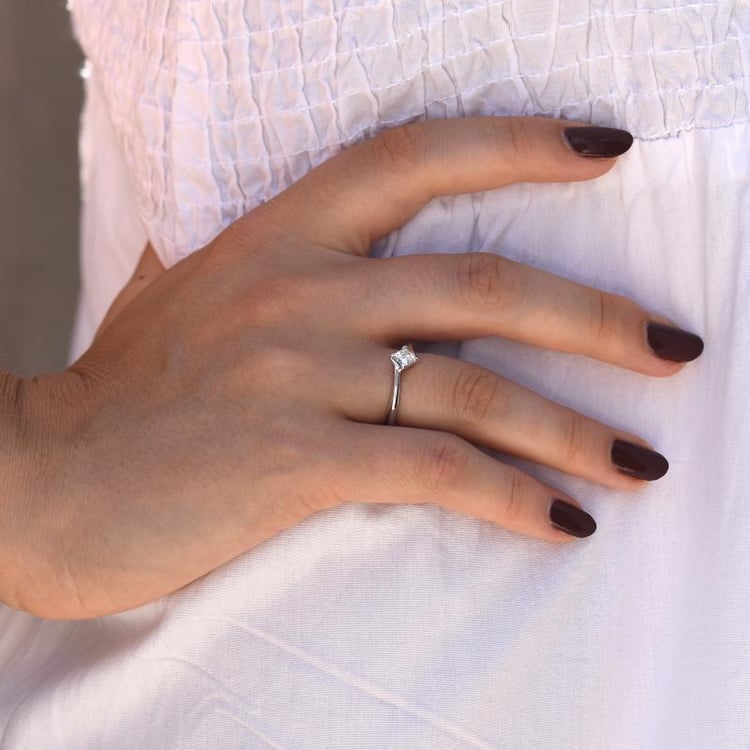 Zásnubný prsteň s princess diamantom 48325