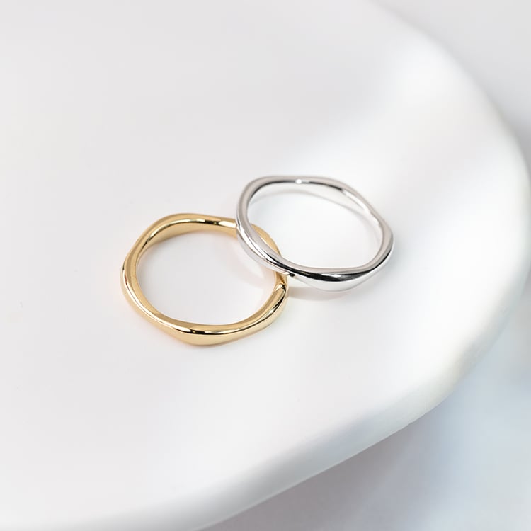 Strieborný vlnitý prsteň Jax 149184