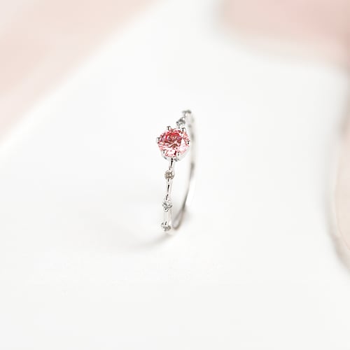 Zásnubný prsteň s certifikovaným fancy pink lab-grown diamantom Jelena