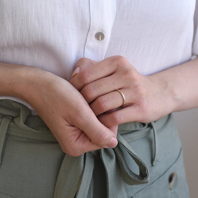 Zlatá eternity obrúčka s lab-grown diamantmi a pánsky komfortný prsteň Ivili 133751