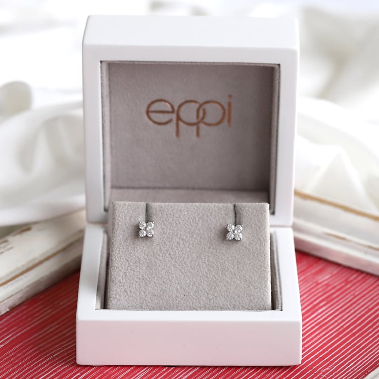 Strieborné náušnice s lab-grown diamantmi v tvare kvetiny Dorothee 104185