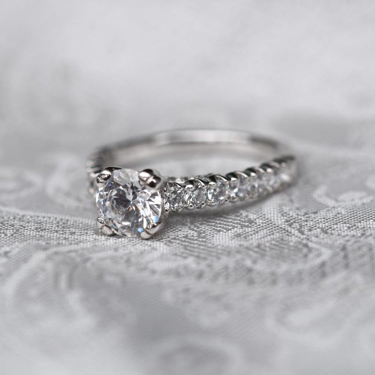 Zásnubný prsteň posiaty diamantmi zo zlata 48042