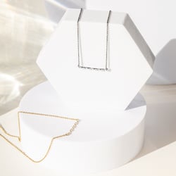 Minimalistický náhrdelník s diamantmi Miles