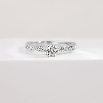Diamantový zásnubný prsteň s prepletanou obrúčkou Meera