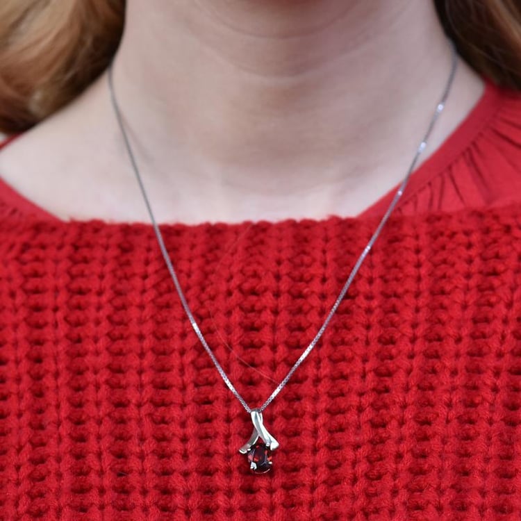 Granátový prívesok 27952