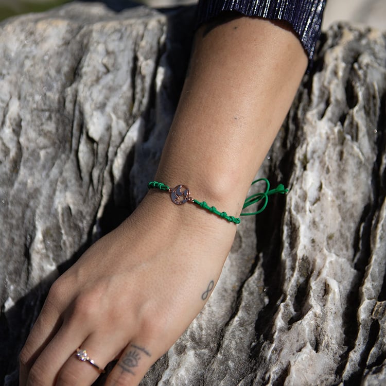 Strieborný povrázkový náramok s mapou sveta Cosmo 108781