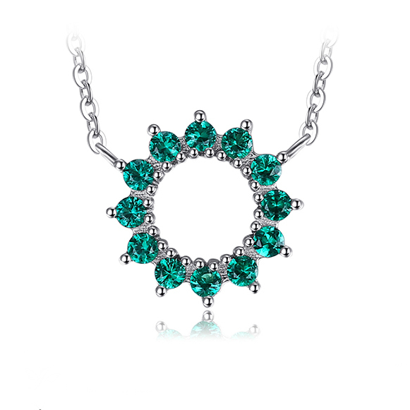 Prívesok ze striebra so smaragdovými slnečnými paprskmi Twist
