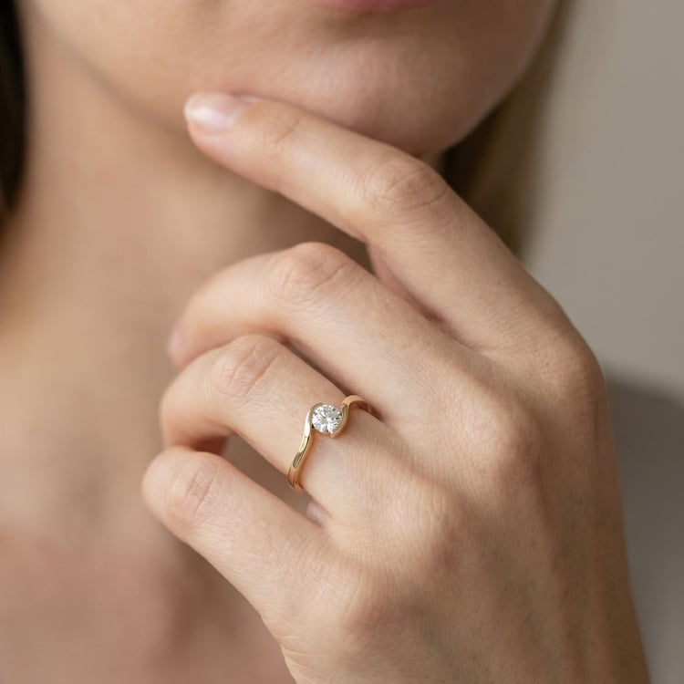 Zásnubný prsteň zo zlata v orieškové farbe s diamantom Saffar 166637