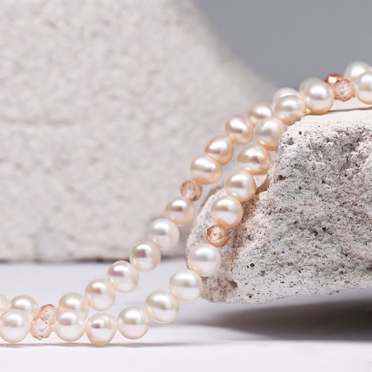 Strieborný perlový náhrdelník so zirkónmi Liola 116045