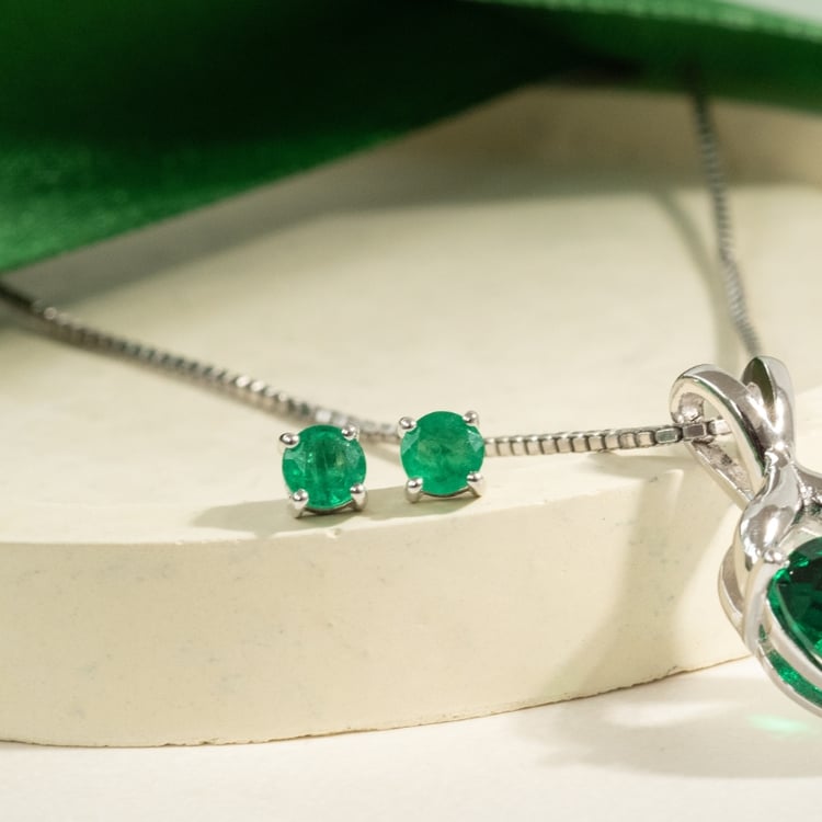 Náušnice so smaragdmi s výberom veľkosti Dalia 120469