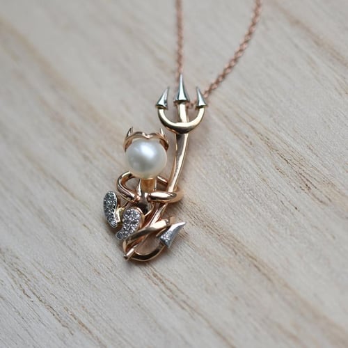 Strieborný čert s perlou a lab-grown diamantmi Devil