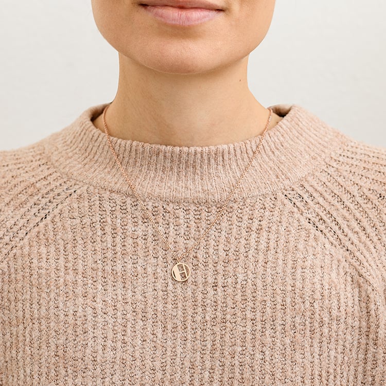 Prívesok s vykrojeným písmenom Alphabet 133261