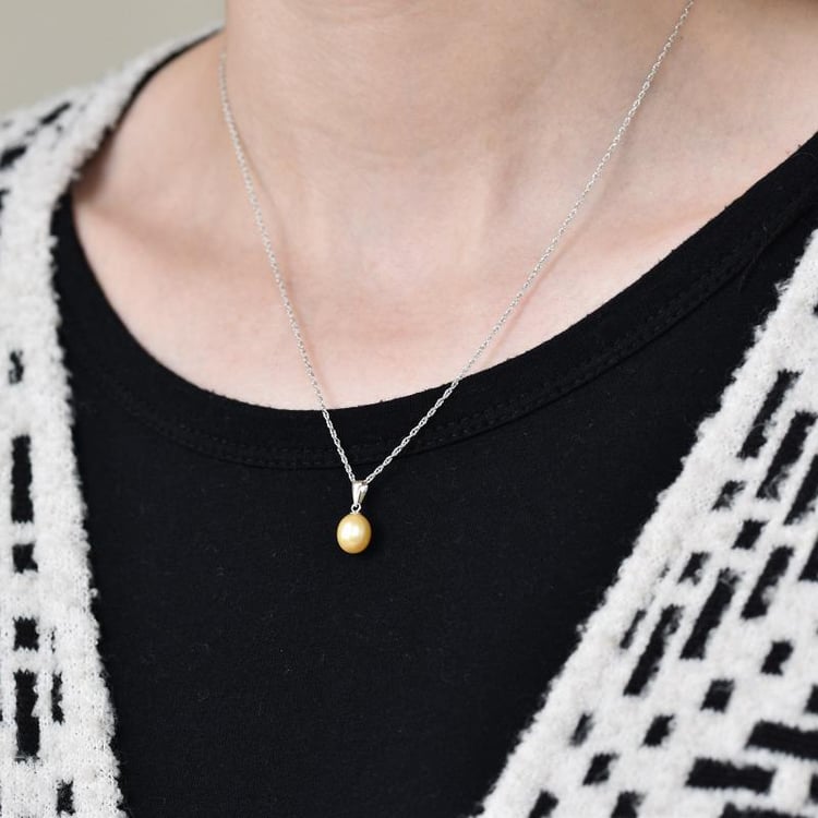 Strieborný náhrdelník s broskyňovou perlou 3164