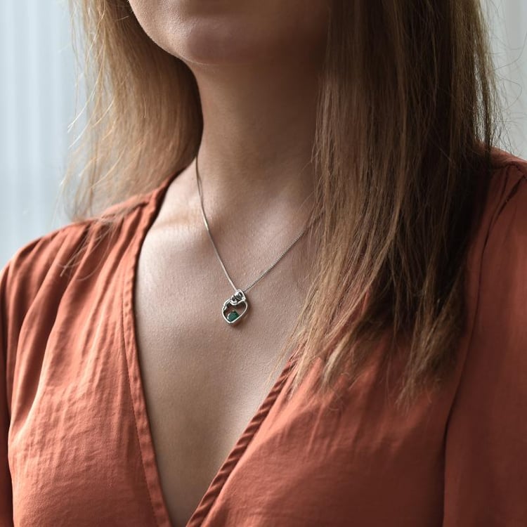 Strieborný prívesok matka a dieťa 35113