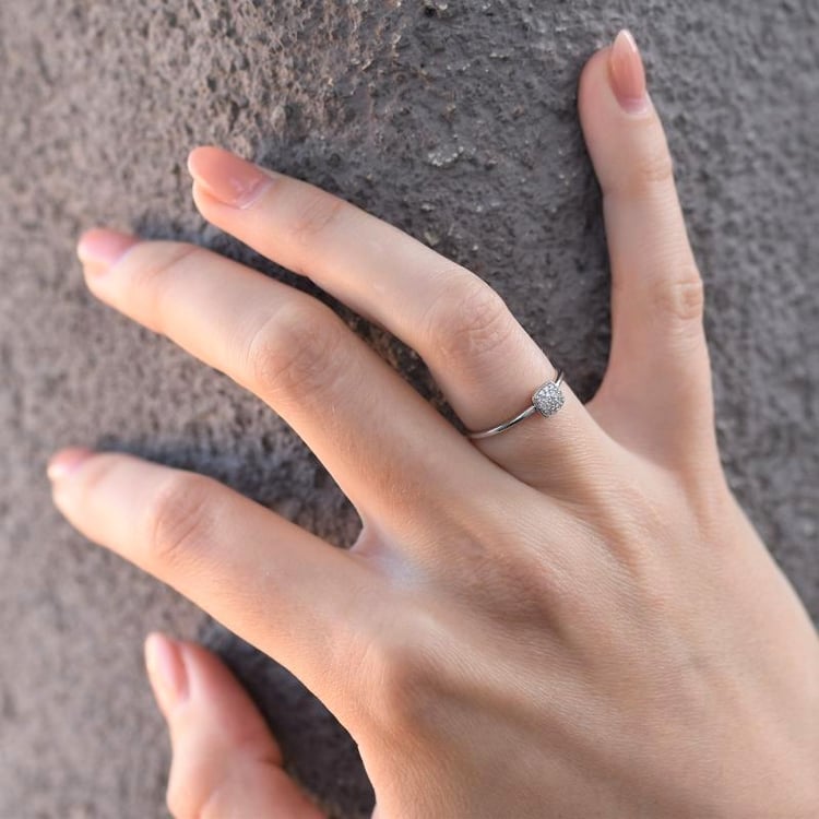 Zlatý prsteň plný diamantov 106820