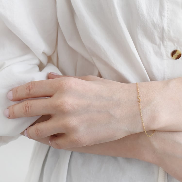 Náramok s písmenom podľa vašej voľby 96429