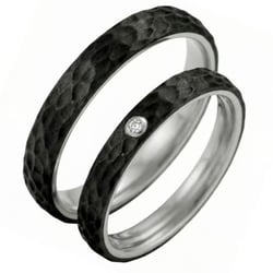 Ploché karbónové svadobné obrúčky s diamantom Rose