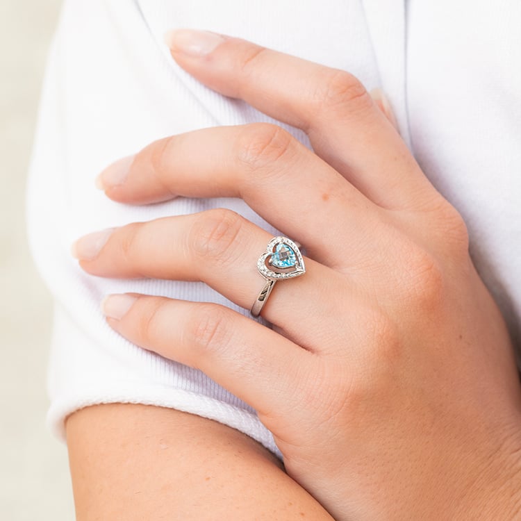 Zlatý prsteň so švajčiarskym topazom v tvare srdca as diamantmi Liola 144199