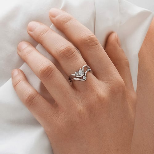 Vlnitý zásnubný prsteň s pear lab-grown diamantom Mirjana