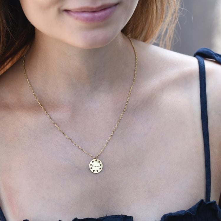 Pozlátený prívesok z kolekcie #ZaNormalniHolky s gravírom I shine 46738