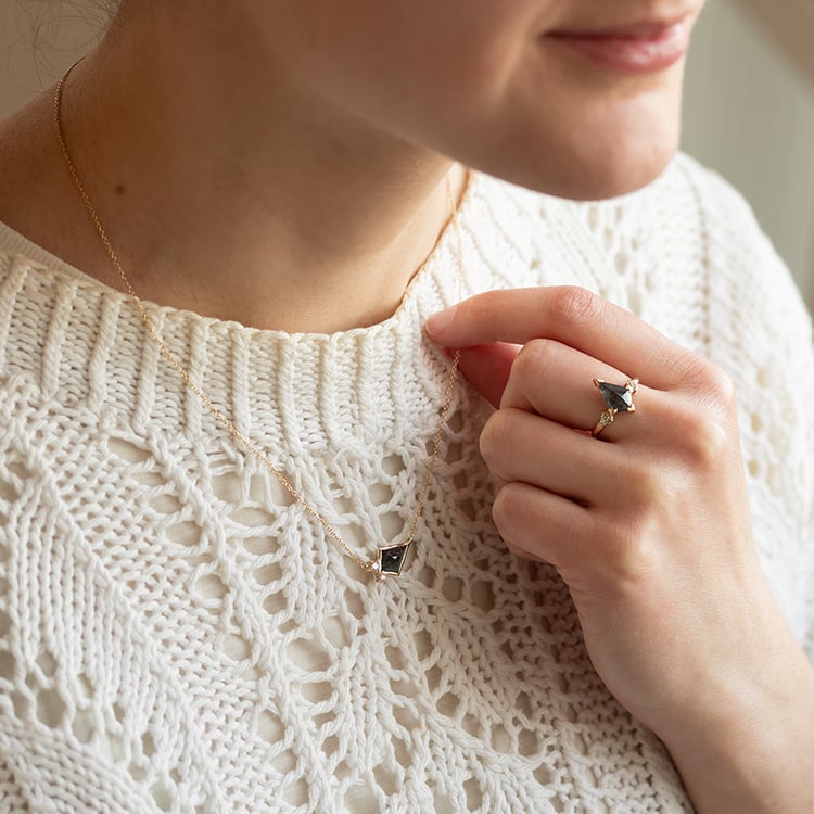 Náhrdelník s dendritickým krištáľom a diamantmi Luca 135644