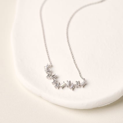 Moderný zlatý náhrdelník s baguette lab-grown diamantmi Parvati