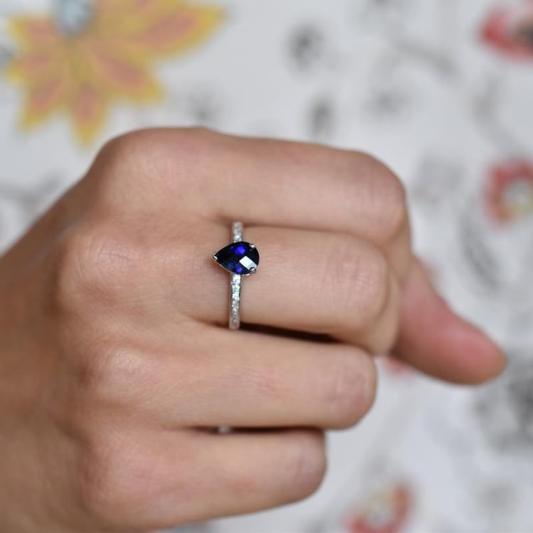 Prsteň so safírom 22147