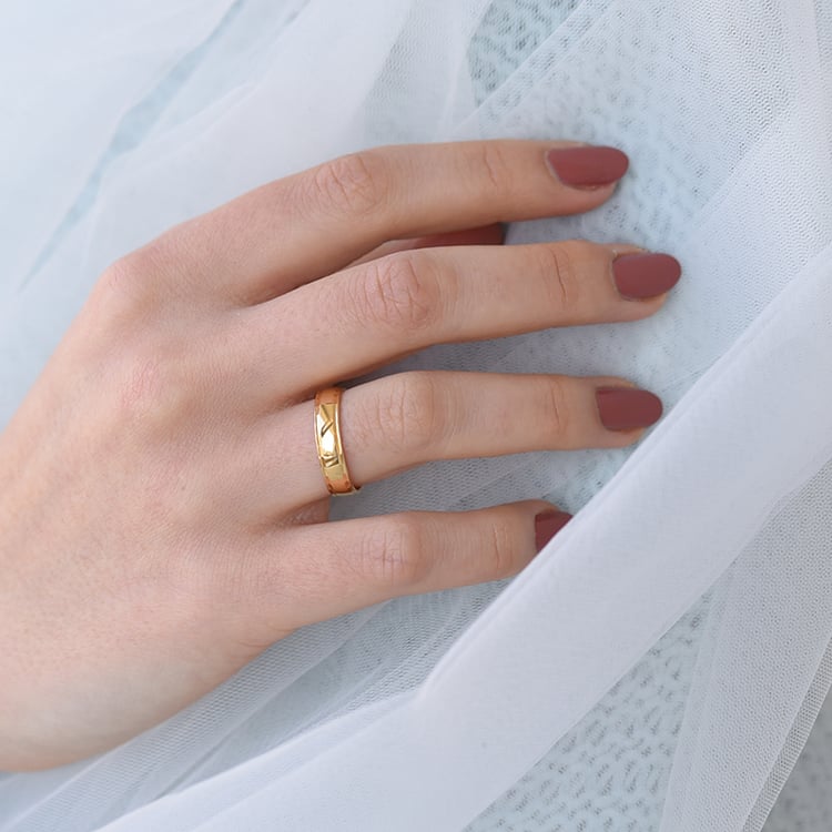 Zlatý snubný prsteň 61447