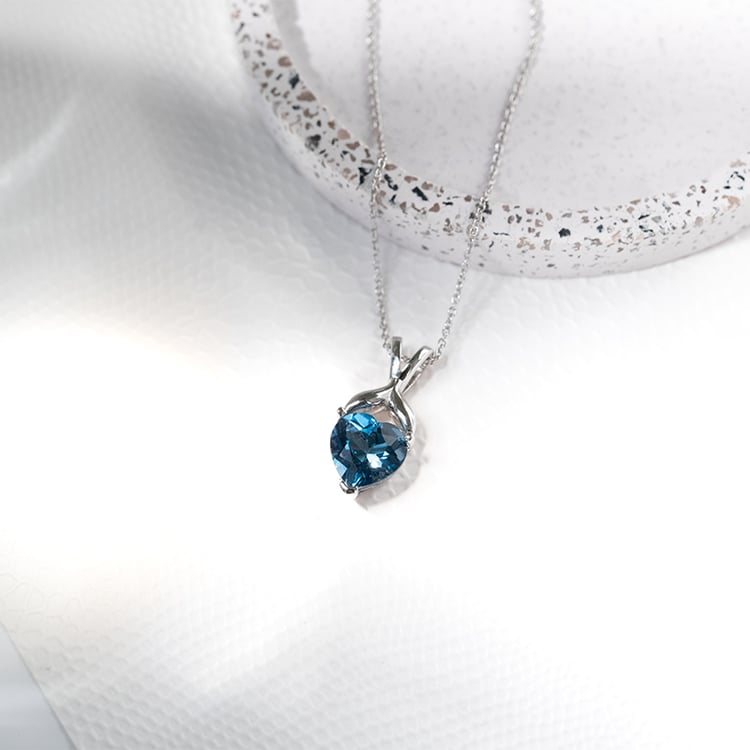 Strieborný prívesok so srdiečkovým topásom Xerafina 130658