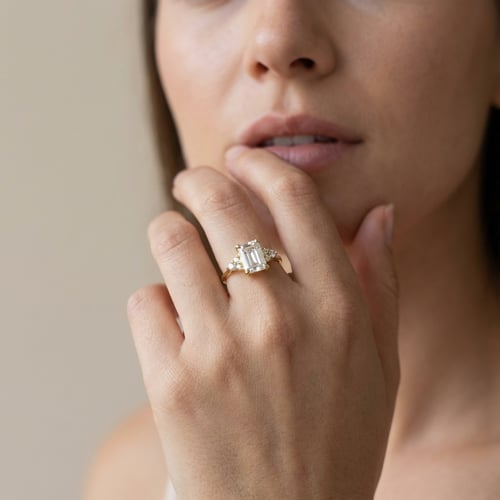 Rozvodový prsteň s emerald diamantom Aran