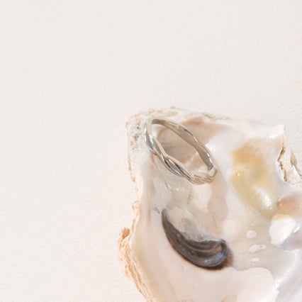 Dámsky prepletaný prsteň a pánsky komfortný prsteň Amina