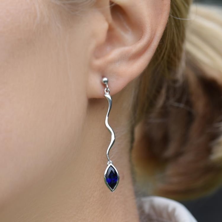 Strieborné visiace zafírové náušnice 13883