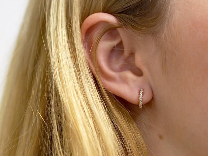Elegantné kruhové naušnice s lab-grown diamantami Gomati