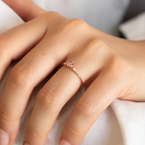 Zásnubný prsteň s certifikovaným fancy pink lab-grown diamantom Elise