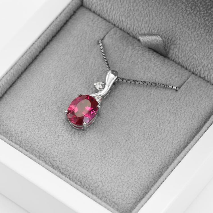 Náhrdelník s rubínom a so zirkónmi 46689