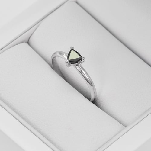 Zlatý prsteň s čiernym trillion diamantom Zanett