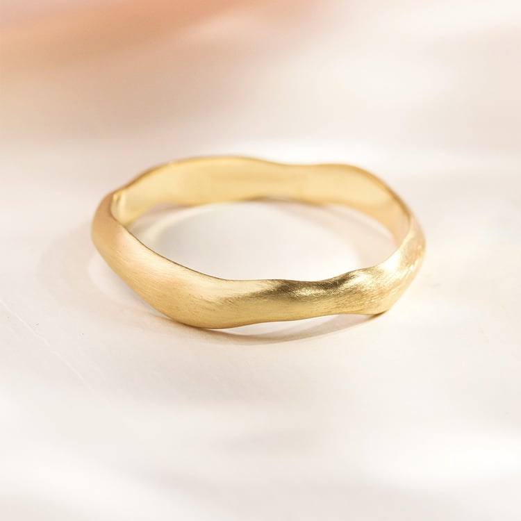 Nepravidelné zlaté svadobné obrúčky s diamantmi Parnell 157084