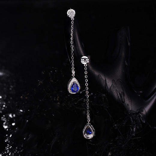 Zlaté náušnice so zafírmi a diamantmi 17012