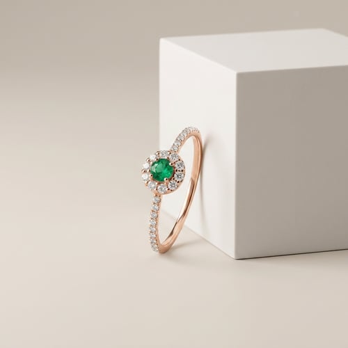 Strieborný halo prsteň so smaragdom a lab-grown diamantmi Louisa