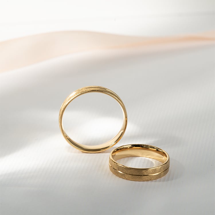 Svadobné obrúčky so škrabaným povrchom zo zlata Diamie 121632