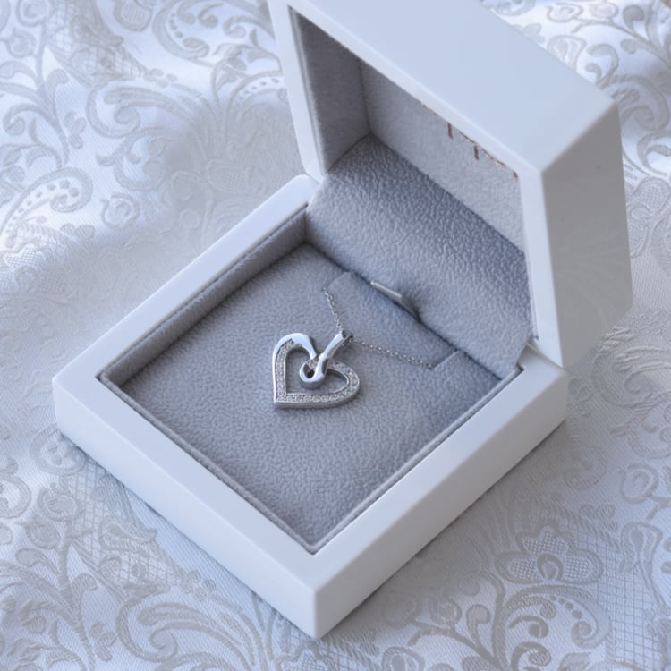 Dámsky náhrdelník z bieleho zlata 63248