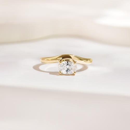 Atypický zásnubný prsteň s 0.5ct IGI certifikovaným oval diamantom Adina