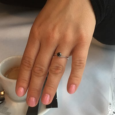 Prsteň s čiernym diamantom