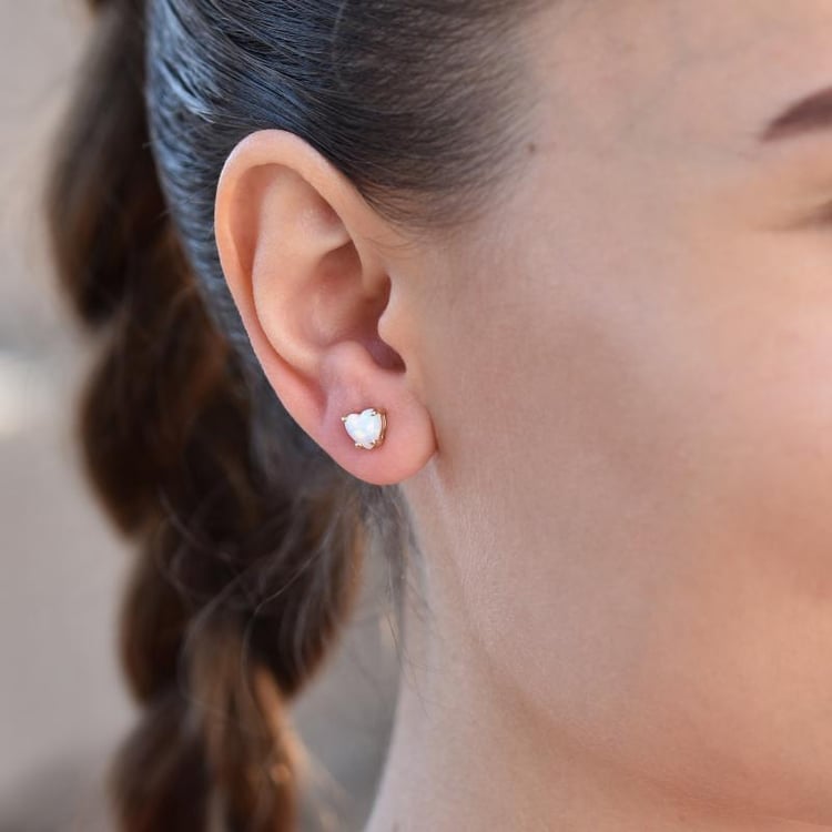 Náušnice v tvare srdca s opály 45367