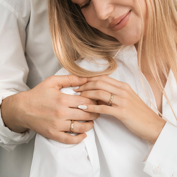 Svadobné obrúčky z orieškového zlata Rock 163758