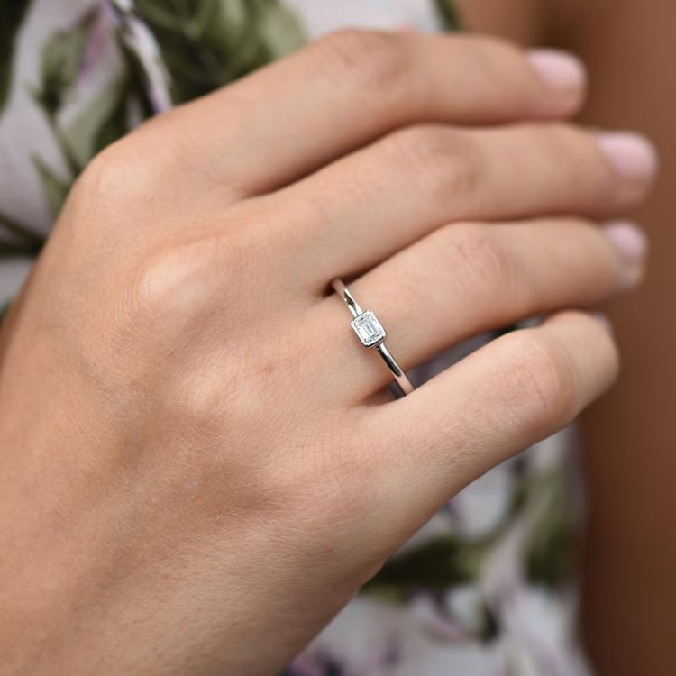 Zlatý zásnubný prsteň s emerald diamantom 27769