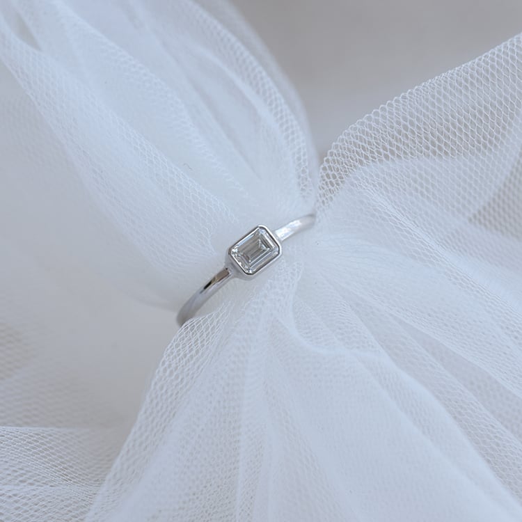 Zlatý diamantový zásnubný prsteň 62625