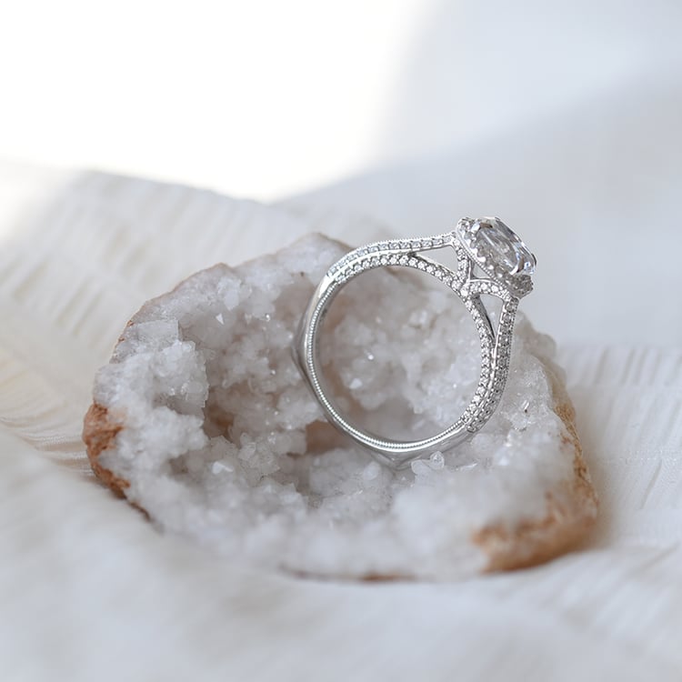 Zlatý diamantový prsteň 60943