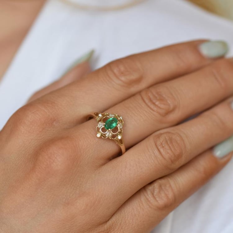 Luxusný zlatý prsteň 18692